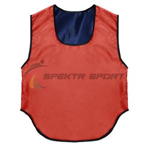 Купить Манишка футбольная двусторонняя Spektr Sport красно-синяя р. 36-40 в Саратове 
