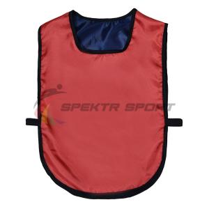Купить Манишка футбольная двусторонняя универсальная Spektr Sport красно-синяя в Саратове 